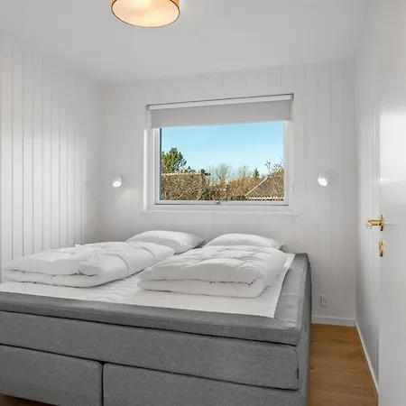 Edmond - 995m From The Sea By Interhome *